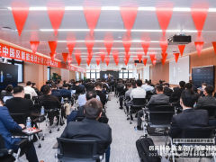 勇攀高峰！華為智能光伏重獎禮遇分銷伙伴同路人